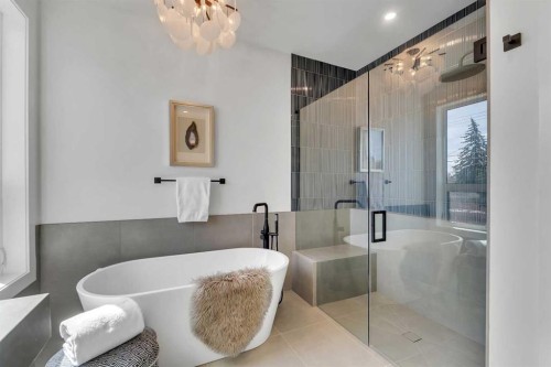 3919 23 Avenue Sw, Calgary, AB - Indoor Photo Showing Bathroom