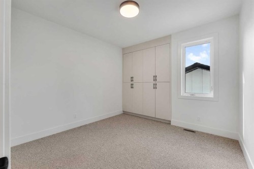 3919 23 Avenue Sw, Calgary, AB - Indoor Photo Showing Other Room