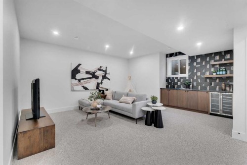 3919 23 Avenue Sw, Calgary, AB - Indoor