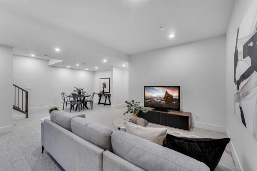 3919 23 Avenue Sw, Calgary, AB - Indoor Photo Showing Living Room