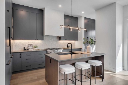 3919 23 Avenue Sw, Calgary, AB - Indoor Photo Showing Kitchen With Upgraded Kitchen