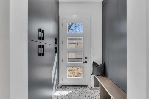 3919 23 Avenue Sw, Calgary, AB - Indoor Photo Showing Other Room