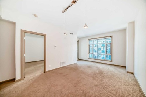 502-210 15 Avenue Se, Calgary, AB - Indoor Photo Showing Other Room