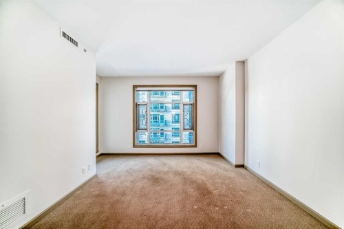502-210 15 Avenue Se, Calgary, AB - Indoor Photo Showing Other Room