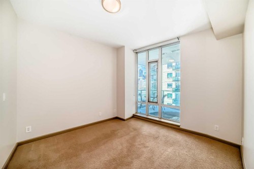 502-210 15 Avenue Se, Calgary, AB - Indoor Photo Showing Other Room