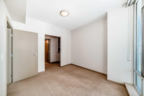 502-210 15 Avenue Se, Calgary, AB - Indoor Photo Showing Other Room