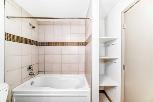 502-210 15 Avenue Se, Calgary, AB - Indoor Photo Showing Bathroom