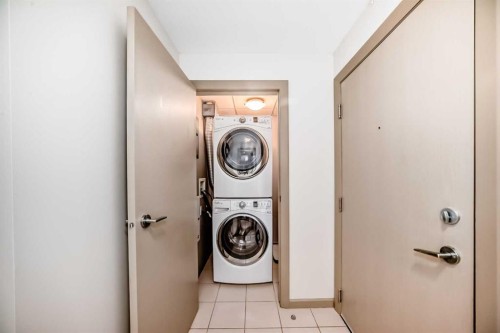 502-210 15 Avenue Se, Calgary, AB - Indoor Photo Showing Laundry Room