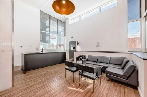 502-210 15 Avenue Se, Calgary, AB - Indoor
