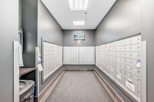 502-210 15 Avenue Se, Calgary, AB - Indoor Photo Showing Other Room