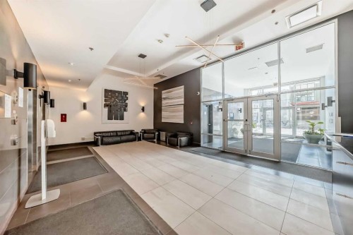 502-210 15 Avenue Se, Calgary, AB - Indoor Photo Showing Other Room