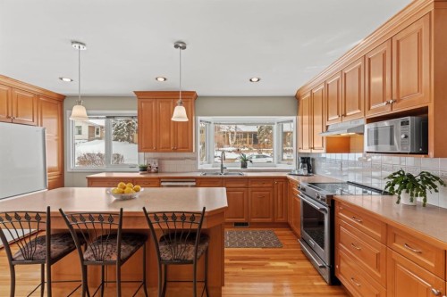 1334 Hamilton Street Nw, Calgary, AB - Indoor