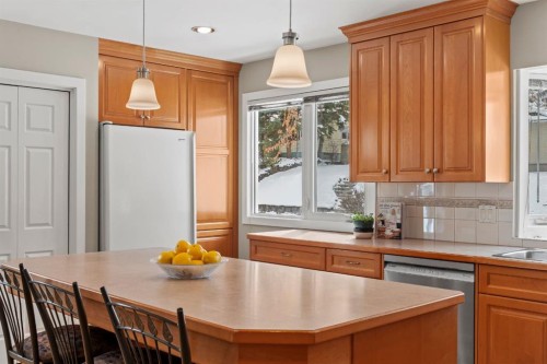 1334 Hamilton Street Nw, Calgary, AB - Indoor Photo Showing Other Room