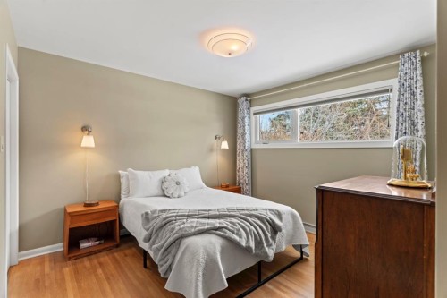 1334 Hamilton Street Nw, Calgary, AB - Indoor Photo Showing Bedroom