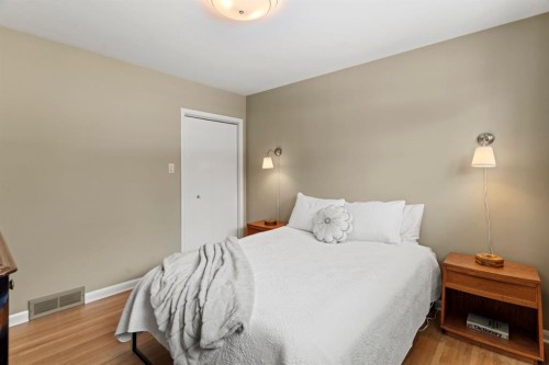 1334 Hamilton Street Nw, Calgary, AB - Indoor Photo Showing Bedroom