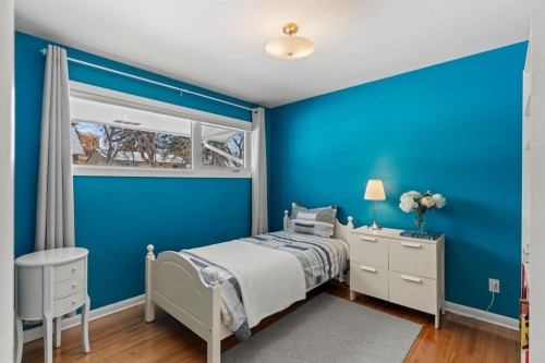 1334 Hamilton Street Nw, Calgary, AB - Indoor Photo Showing Bedroom