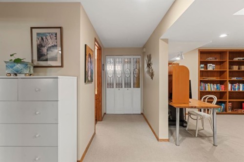 1334 Hamilton Street Nw, Calgary, AB - Indoor Photo Showing Other Room