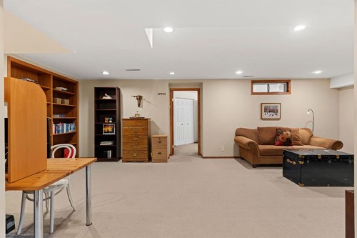 1334 Hamilton Street Nw, Calgary, AB - Indoor