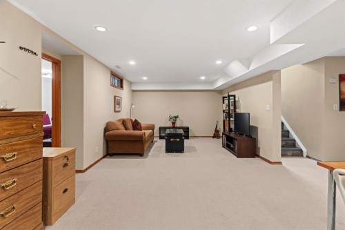 1334 Hamilton Street Nw, Calgary, AB - Indoor