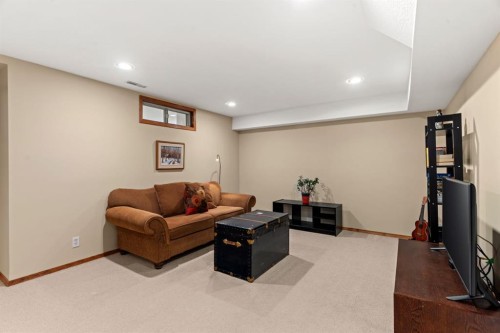 1334 Hamilton Street Nw, Calgary, AB - Indoor Photo Showing Basement