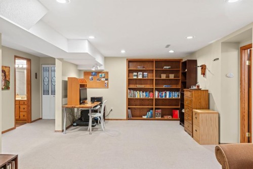 1334 Hamilton Street Nw, Calgary, AB - Indoor