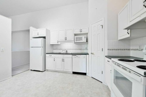 184 Valley Ridge Heights Nw, Calgary, AB - Indoor Photo Showing Kitchen