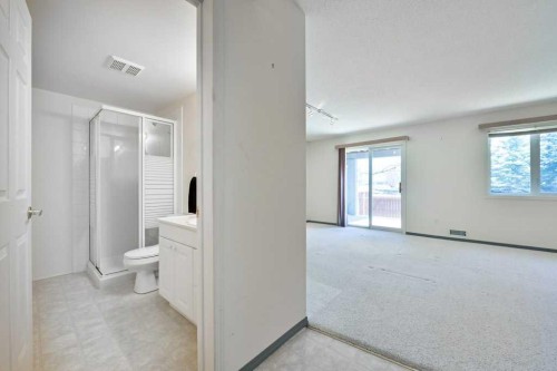 184 Valley Ridge Heights Nw, Calgary, AB - Indoor Photo Showing Other Room