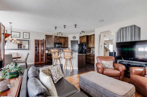 2 Elgin Meadows Green Se, Calgary, AB - Indoor Photo Showing Living Room