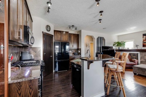 2 Elgin Meadows Green Se, Calgary, AB - Indoor Photo Showing Kitchen