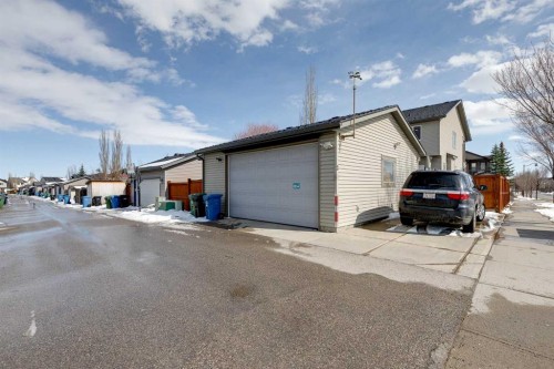 2 Elgin Meadows Green Se, Calgary, AB - Outdoor