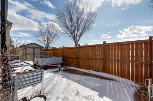 2 Elgin Meadows Green Se, Calgary, AB - Outdoor