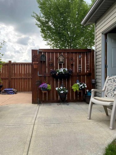 2 Elgin Meadows Green Se, Calgary, AB - Outdoor