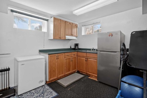 255 Penmeadows Close Se, Calgary, AB - Indoor Photo Showing Other Room