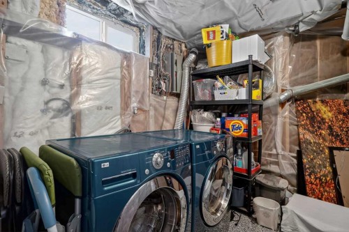 255 Penmeadows Close Se, Calgary, AB - Indoor Photo Showing Laundry Room