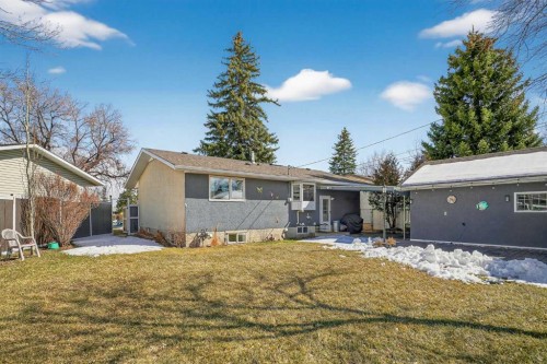 255 Penmeadows Close Se, Calgary, AB - Outdoor