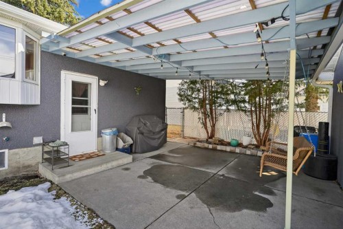 255 Penmeadows Close Se, Calgary, AB - Outdoor With Exterior