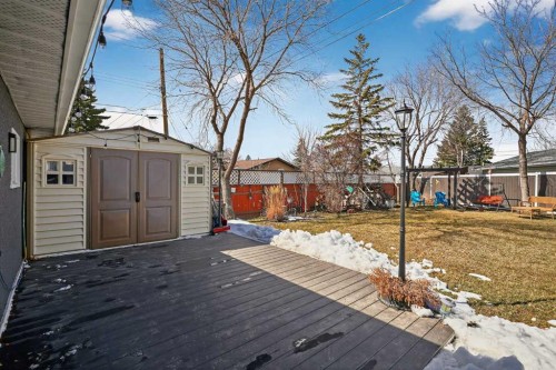 255 Penmeadows Close Se, Calgary, AB - Outdoor