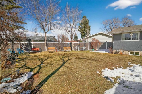 255 Penmeadows Close Se, Calgary, AB - Outdoor