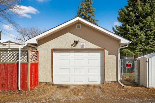 255 Penmeadows Close Se, Calgary, AB - Outdoor