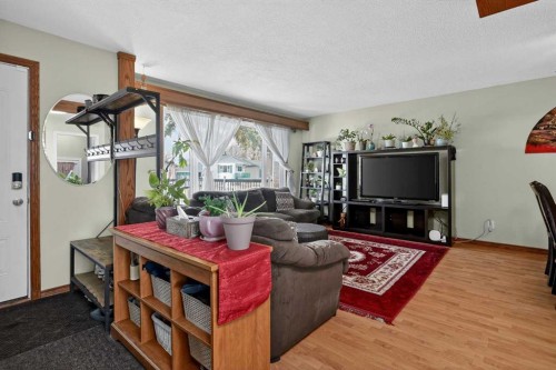 255 Penmeadows Close Se, Calgary, AB - Indoor Photo Showing Other Room