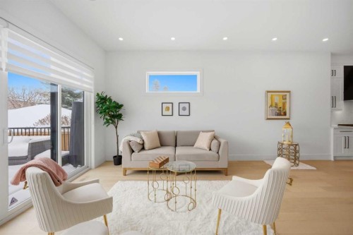 1712 18 Avenue Nw, Calgary, AB - Indoor Photo Showing Living Room