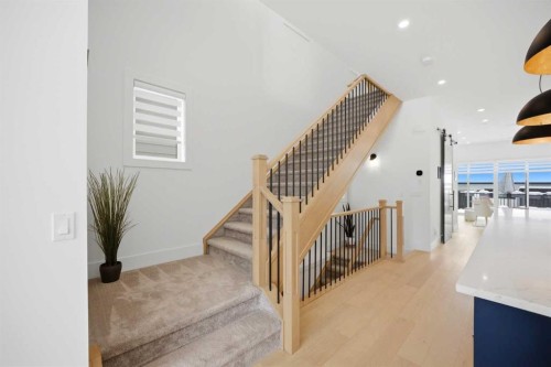 1712 18 Avenue Nw, Calgary, AB - Indoor Photo Showing Other Room