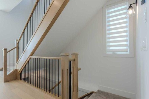 1712 18 Avenue Nw, Calgary, AB - Indoor Photo Showing Other Room