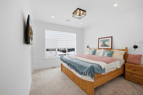 1712 18 Avenue Nw, Calgary, AB - Indoor Photo Showing Bedroom