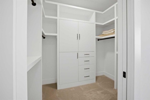 1712 18 Avenue Nw, Calgary, AB - Indoor Photo Showing Other Room