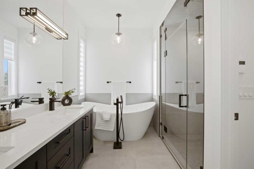 1712 18 Avenue Nw, Calgary, AB - Indoor Photo Showing Bathroom