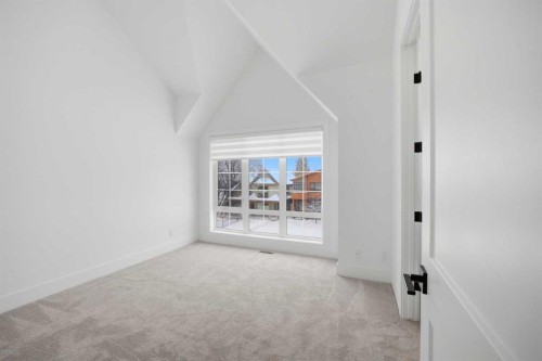 1712 18 Avenue Nw, Calgary, AB - Indoor Photo Showing Other Room