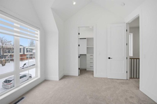 1712 18 Avenue Nw, Calgary, AB - Indoor Photo Showing Other Room