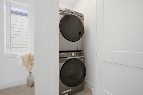 1712 18 Avenue Nw, Calgary, AB - Indoor Photo Showing Laundry Room