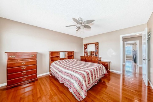 148 Saddlecrest Gardens Ne, Calgary, AB - Indoor Photo Showing Bedroom